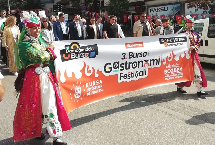 3. Bursa Uluslararası Gastronomi Festivali açılış kortejinden