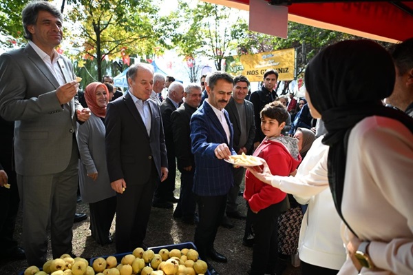 Vali Aktaş, Eşme Ayva Festivaline Katıldı