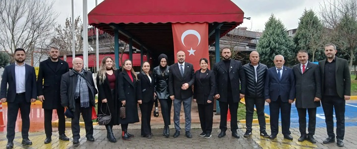 Büyük Birlik Partisi Kartepe İlçe Başkanı Ali Oktay ve yönetimi