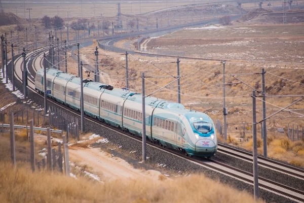 Mersin-Gaziantep demiryolunun Çeliği İngiliz’den kârı Rönesans’ın