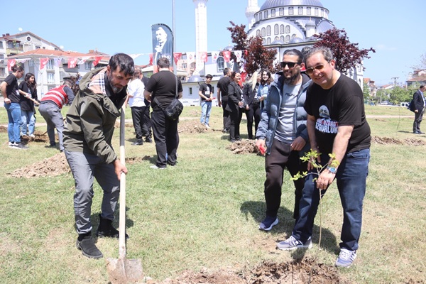 İzmit Belediyesinin katkılarıyla Prof. Dr. Ümit Özdağ Hatıra Ormanı açıldı