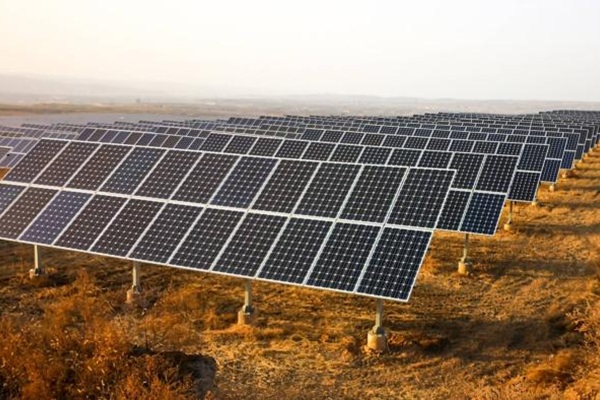 Çin Rakipsiz Olduğu Alanda Saniyede 100 Panel Kuruyor