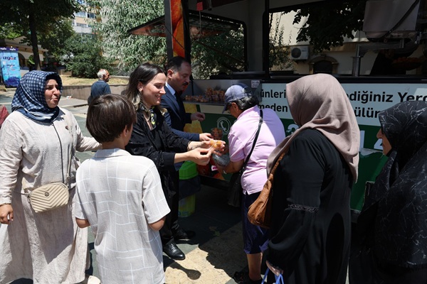 BBP Kocaeli İl Kadın Kolları lokma dağıttı