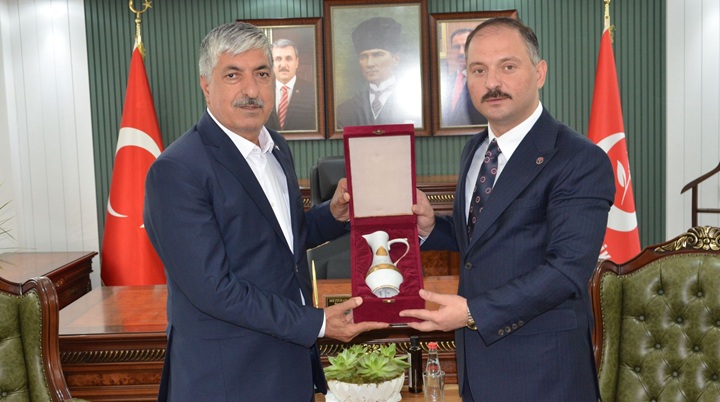 Dilovası Belediye Başkanı Ramazan Ömeroğlu'dan ve Metehan Küpçü'ye hayırlı olsun ziyareti