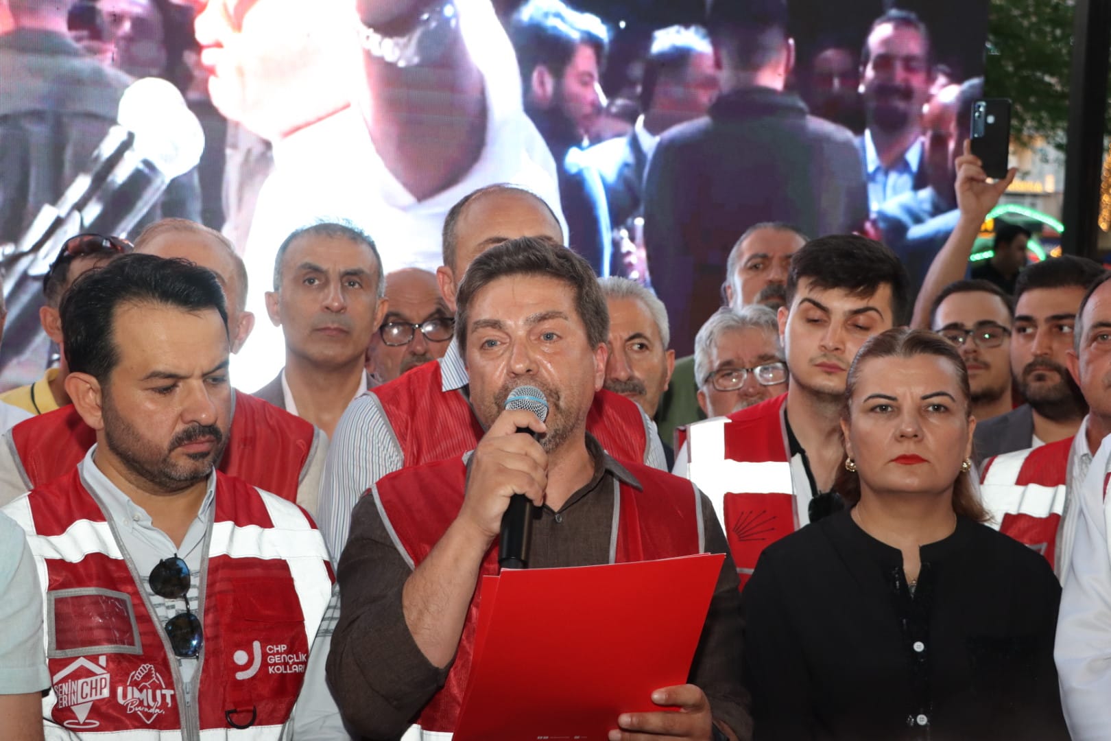 Haksızlıklar Karşısında Susanlar Hukuksuzluğun Ortağıdırlar