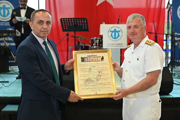 Kocaeli Büyükşehir’e anlamlı plaket