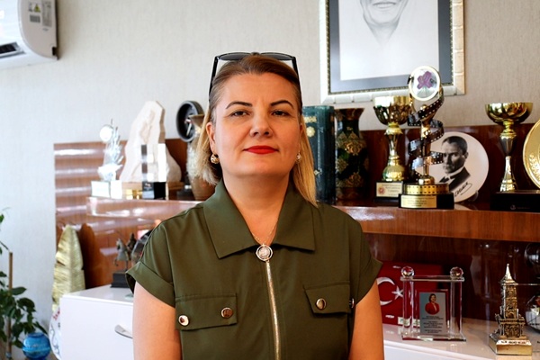 Fatma Kaplan Hürriyet İzmit Belediye Başkanı