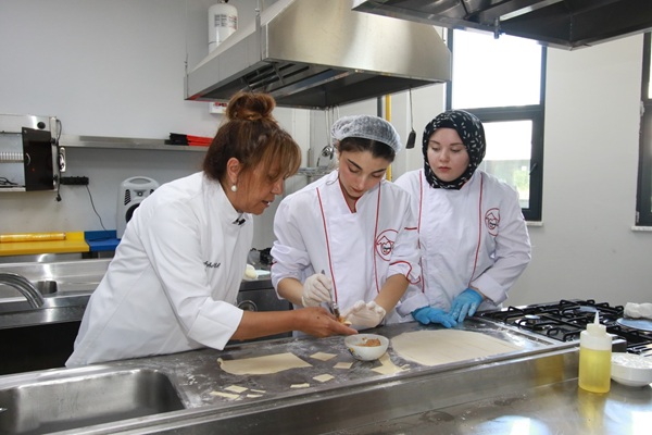 MasterChef Ayten Saner'den lezzet dersi