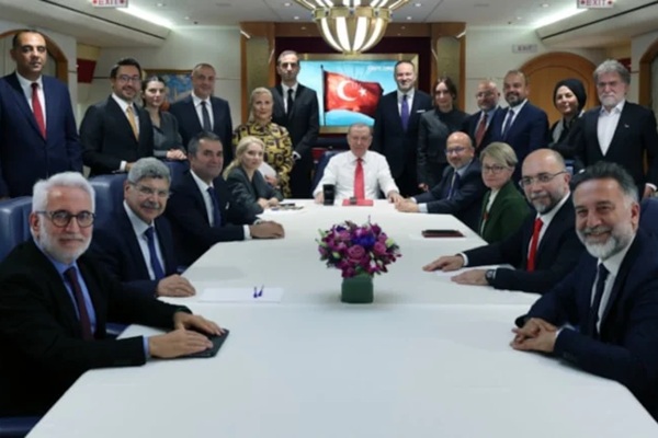 Uçaktaki Sorular önceden mi gitti