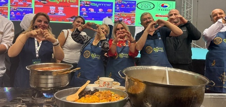 Chef Ceyda Özdemirli ve ekip arkadaşları