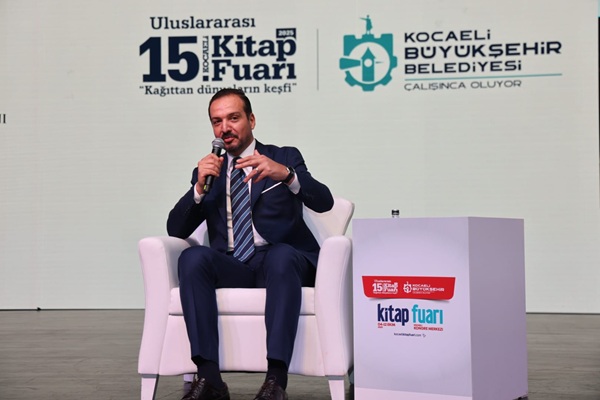 Türk Dünyasının geleceği Kitap Fuarı'nda konuşuldu