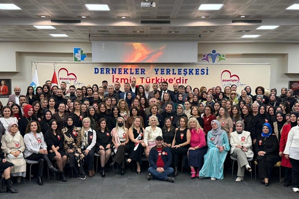 İzmit Belediyesi Eğitim Emekçilerini Buluşturdu