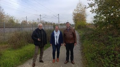 Maşukiye Tren İstasyonu Tamamen Yok Ediliyor Kartepe Çevre Platformu Sözcüsü (Kar-Çep) Beyhan Korkmaz, Maşukiye Tren İstasyonunun tamamen yok edilmesi, hakkında basın açıklaması yaptı