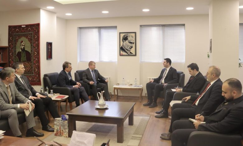 Rus Büyükelçiliğinden Vatan Partisi’ne ziyaret